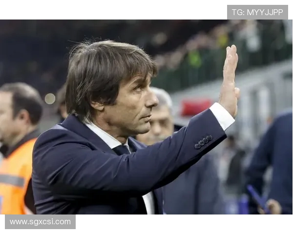 斯基拉：曼联询价道格拉斯・路易斯，尤文坚拒 5000 万回购条款(1)