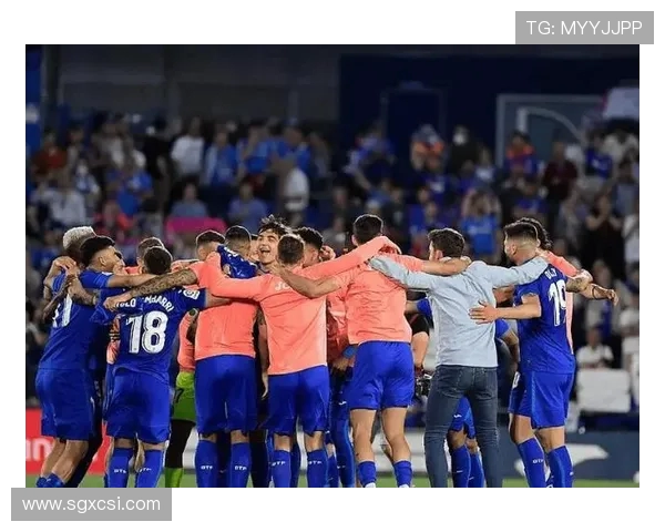 连超激战：场均 6.7 球点燃全城足球热情